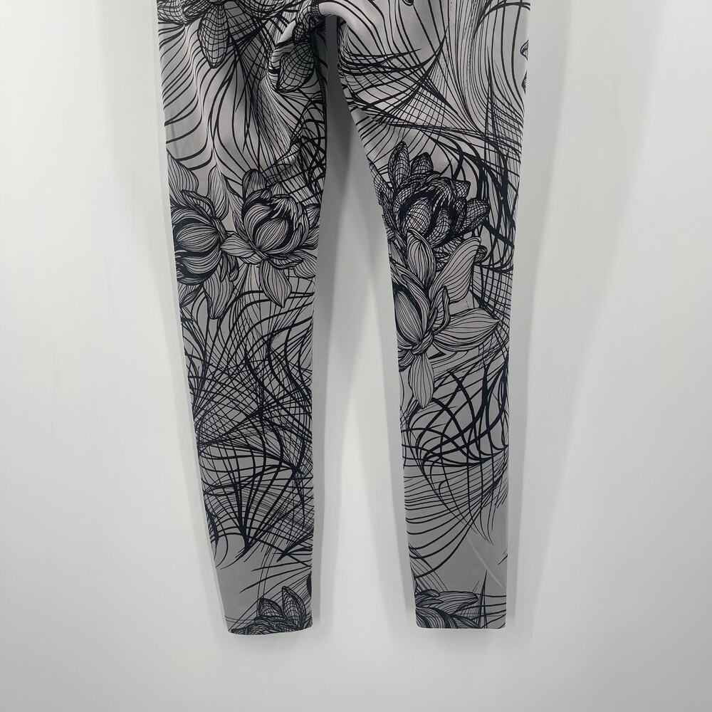 BEYOND YOGA Leggings Small Abstract Floral Gray  High Waist Flip It & Reverse It - Picture 10 of 10